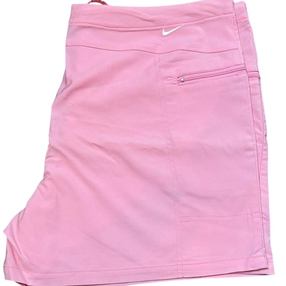 Nike Woman’s Vintage Pink‎ Shorts w/ Zipper Pockets Size L
